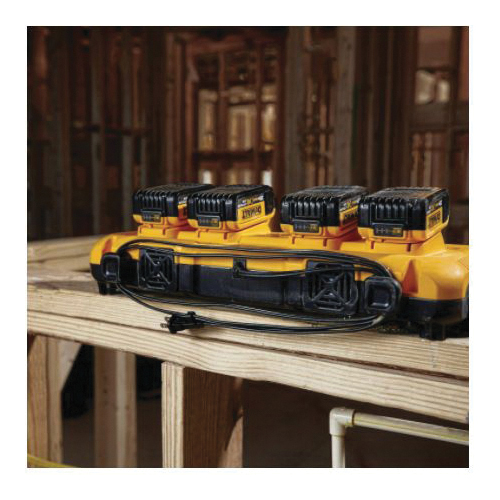 DeWALT&reg; DCB104 DEWDCB104