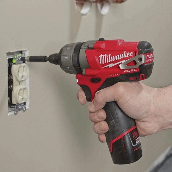 Milwaukee&reg; 2402-22 MWK2402-22