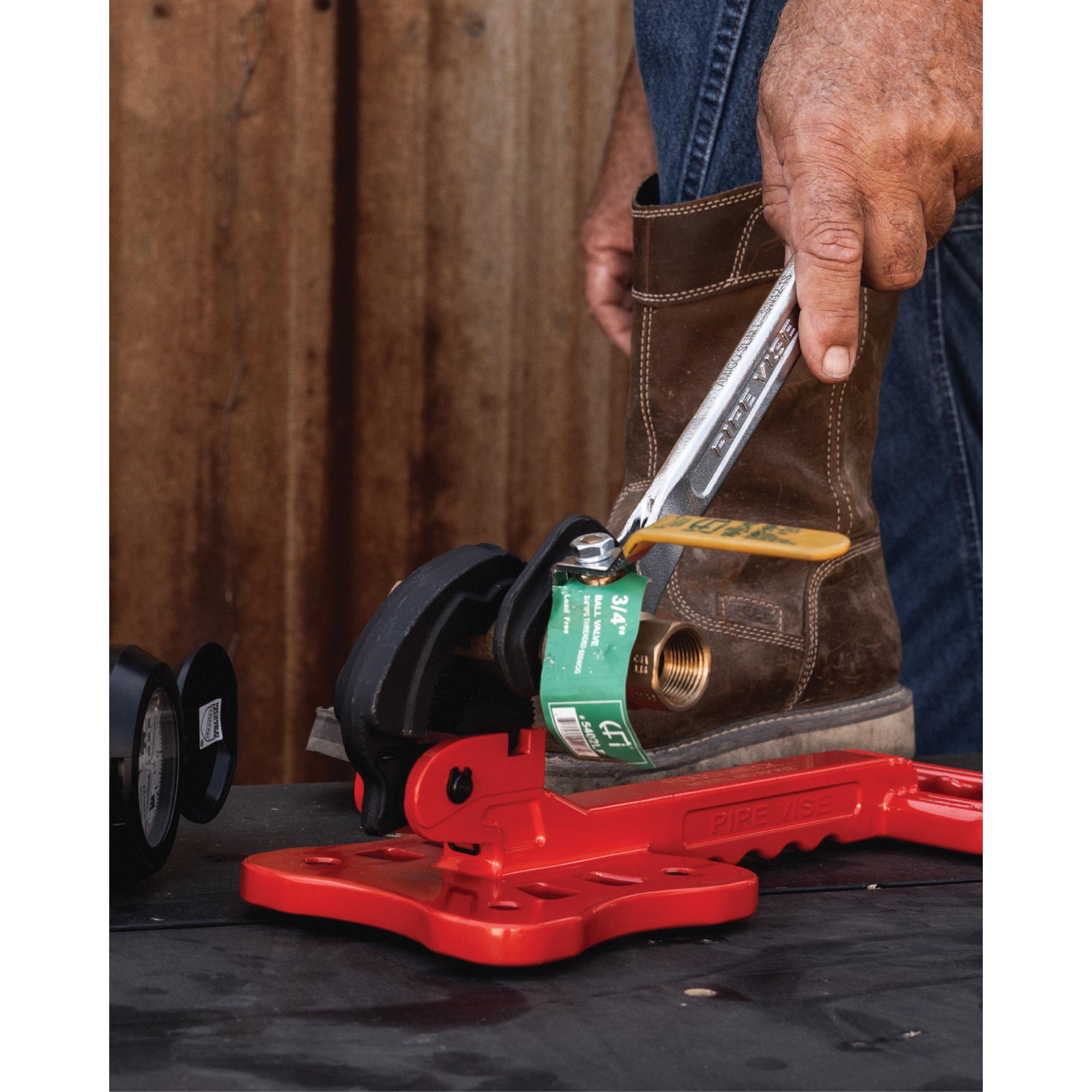 PIPE VISE™ APV02 PIVAPV02
